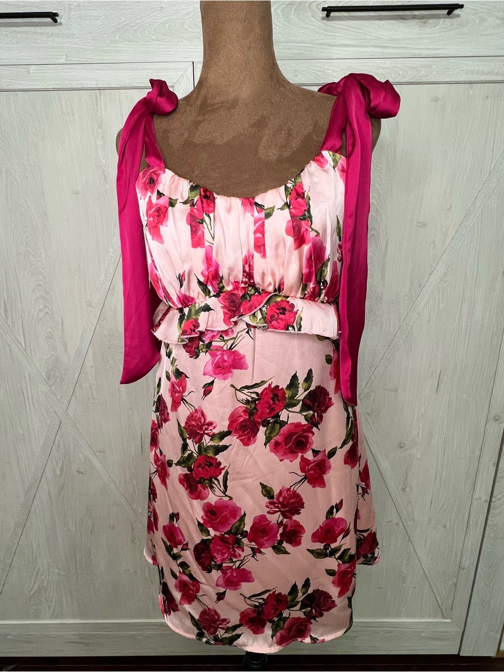 NWT francesca's Vivian Tie Strap Ruched Floral Mini Dress - Pink Medium